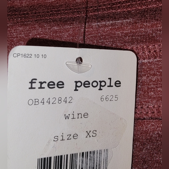 Free People Movement Evolution Leggings - XS - Color is Wine - NWT - Picture 9 of 9